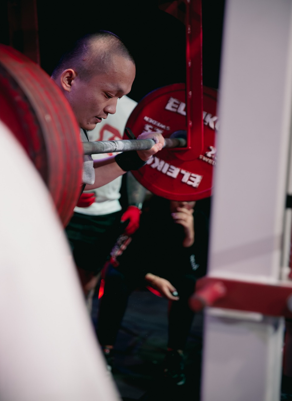 UBC华人学子陈威澈征战IPL世锦赛 带伤打破多项世界纪录3.png