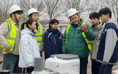 ɽ���Ͳ��Ƽ�ѧУ��ѧ��һ�Σ�����ͷ���ɡ����Ƽ���